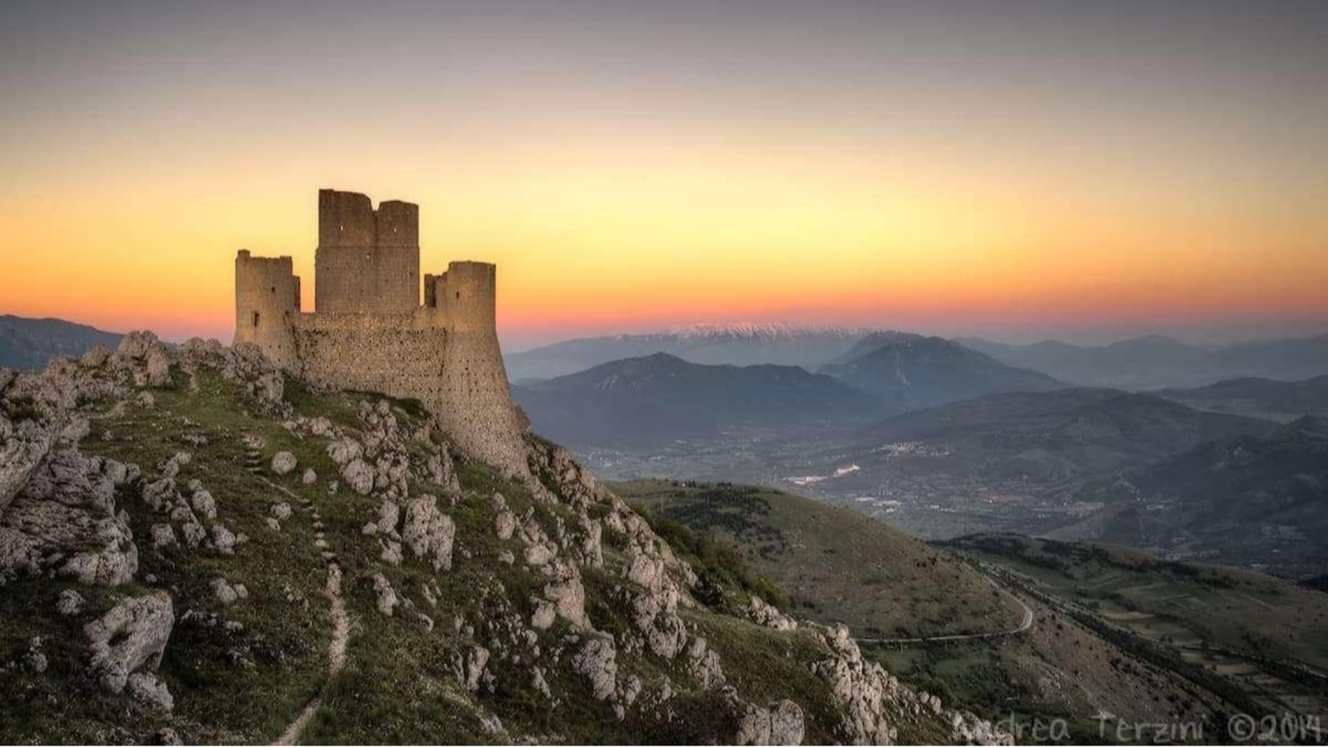 Settembre a Calascio tra spettacoli e cammini